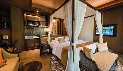 Honeymoon Suite, Pool View