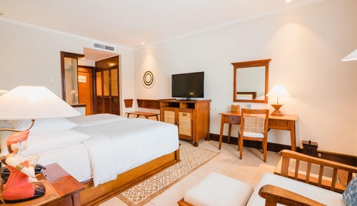 Deluxe interconnecting Family Room