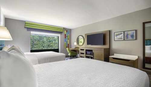 Room, 2 Queen Beds, Accessible, Bathtub