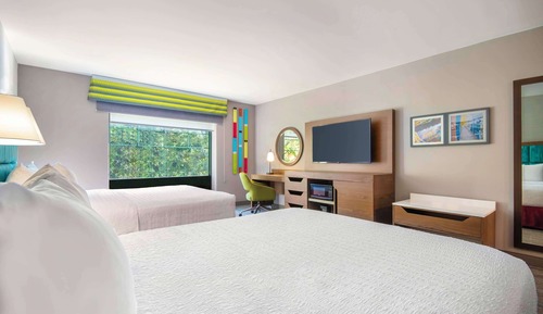 Room, 2 Queen Beds, Accessible, Bathtub