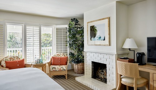 Fireplace Courtyard King