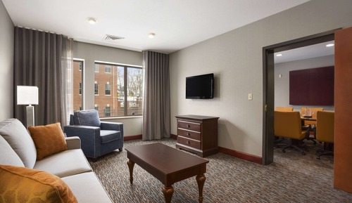 Deluxe Suite, 1 King Bed, Non Smoking (One-Bedroom)