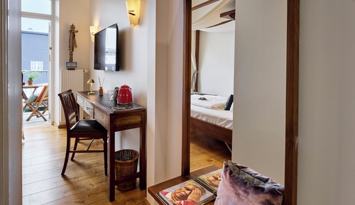 Single Room, Balcony