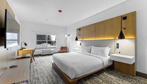 Standard King - Accessible