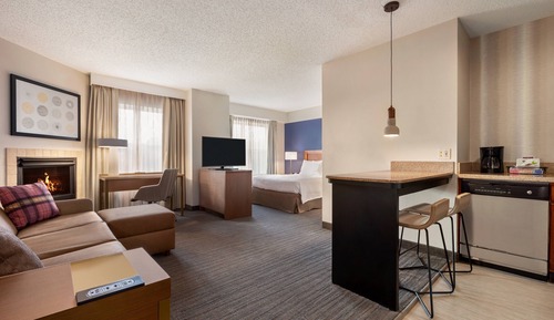 Studio, 1 Queen Bed with Sofa bed (Mobility/Hearing Access, Transf Shwr)