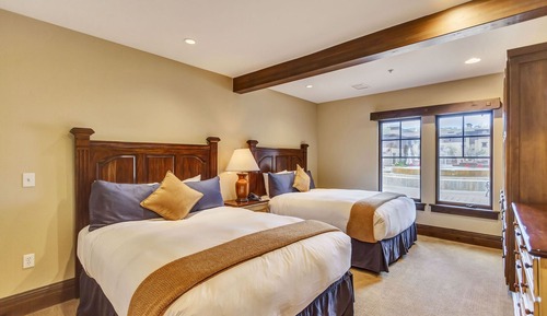 Room, 3 Bedrooms (Residence)