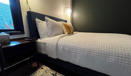 Standard Room, 1 Queen Bed
