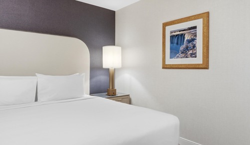 Fallsview Suite | Three Beds