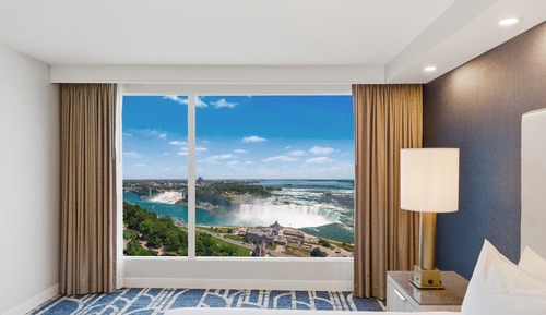 The Vista | Premium Fallsview Suite | Six Beds | Two Bathrooms