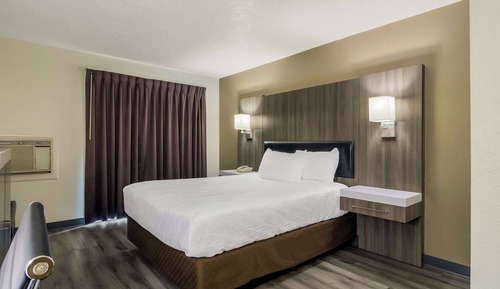 Standard Room, 1 Queen Bed, Non Smoking