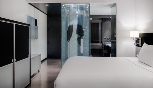 Standard Room, 1 Queen Bed