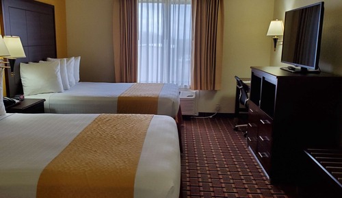 Standard Room, Multiple Beds, Accessible, Bathtub