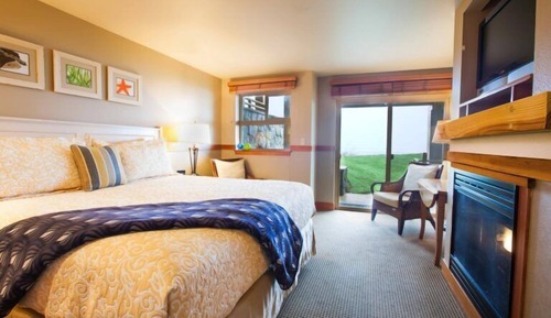 Ocean View King Studio(First Floor North, Not Pet Friendly)