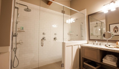 Ocean View King Studio (Upper Floor North, Not Pet-Friendly)