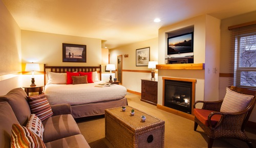 King Studio with Sofa Sleeper (Non-View, Pet Friendly)