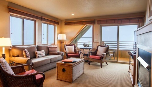 Ocean View Corner Queen Suite with Sofa Sleeper (Not Pet-Friendly)