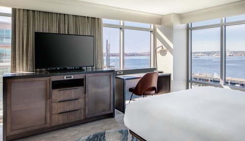 Room, 1 King Bed, Corner (View)
