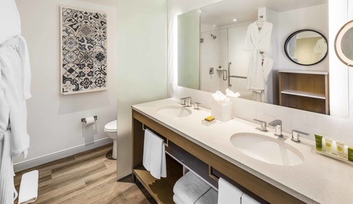 Suite, 1 King Bed, Lake View