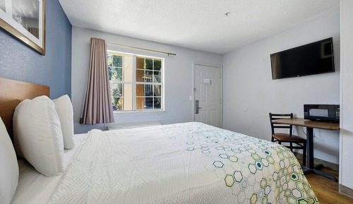 Studio, 1 Queen Bed, Accessible, Non Smoking