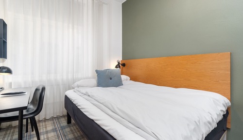 Small (1 semidouble bed 140x200cm)