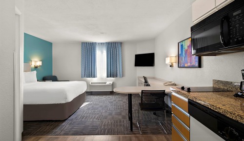 Suite, 1 Queen Bed with Sofa bed, Non Smoking