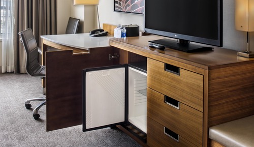 Room, 1 King Bed, Corner