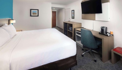 Standard Room, 1 King Bed, Non Smoking