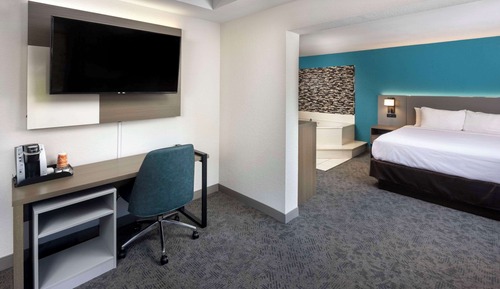 Suite, 1 King Bed, Non Smoking, Hot Tub