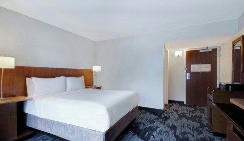 Room, 1 Queen Bed, Hearing Accessible (Accessible Bathtub)