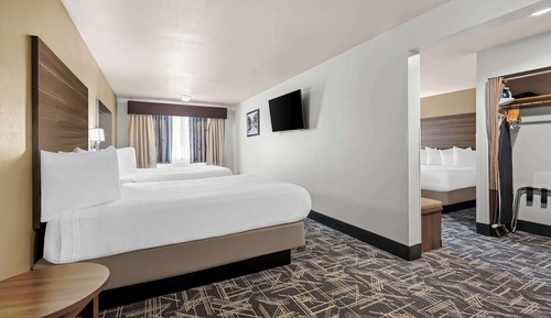 Family Suite, Multiple Beds, Non Smoking, Refrigerator & Microwave