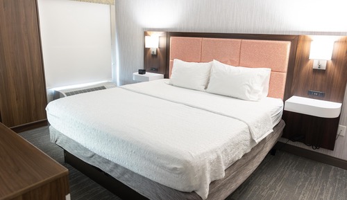 Suite, 1 King Bed, Non Smoking