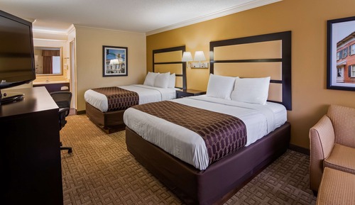 Family Suite, 2 Queen Beds, Non Smoking, Refrigerator & Microwave (Third bed is a Sofabed)