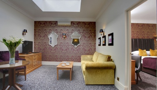 Suite, No Windows (Internal, Roof Lantern wind)