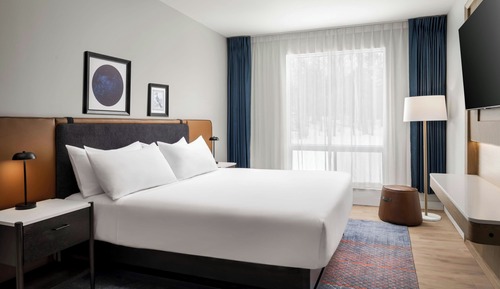 Suite, 1 Bedroom, Smoking, Courtyard View