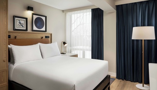 Room, 1 Queen Bed, Courtyard View