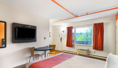 Standard Room, 1 Queen Bed, Smoking, Refrigerator & Microwave