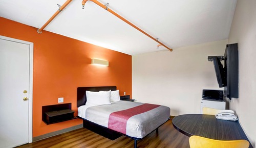 Standard Room, 1 Double Bed, Non Smoking, Refrigerator & Microwave