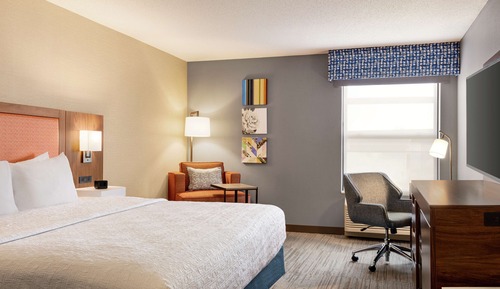 Accessible King bed with Roll-In Shower