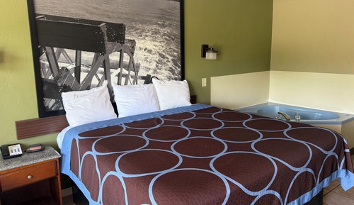 Room, 1 King Bed, Hot Tub