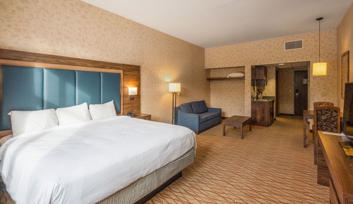 King Mountain View Suite