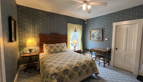 Deluxe Room (Deluxe Queen room)