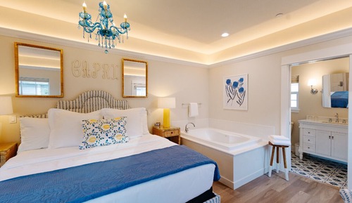 Room (Capri Bungalow)