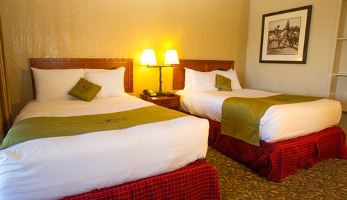 Classic Room, Roll-in Shower