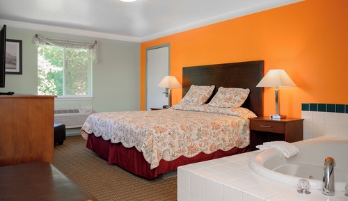 Standard Room, 1 King Bed