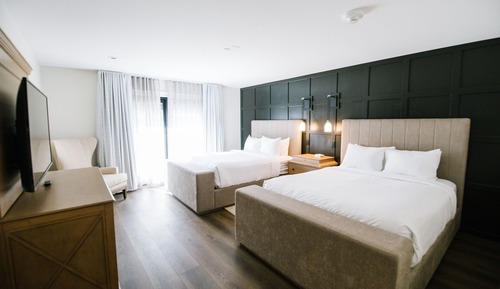 Standard Room, 2 Queen Beds (Deluxe Double Queen)