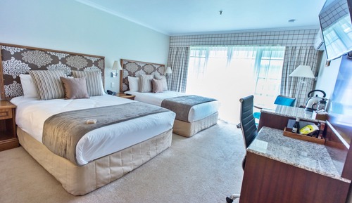 Twin Room, Lake View