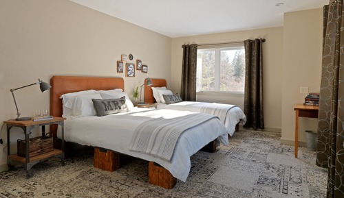 Barn: 1 Queen 1 Single (Accessible)