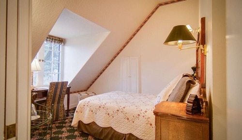 Room, Private Bathroom (Cogs - 207)