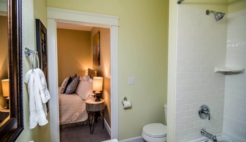 Room, Private Bathroom (Jackson #322)