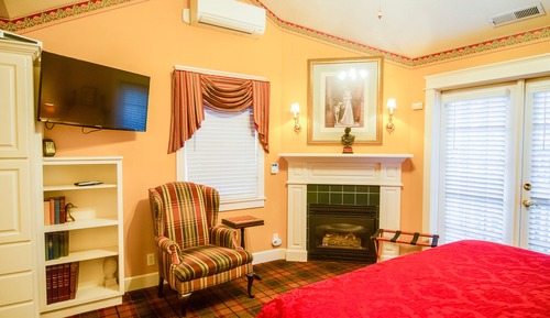 Room, Private Bathroom (SHEILA - #316)